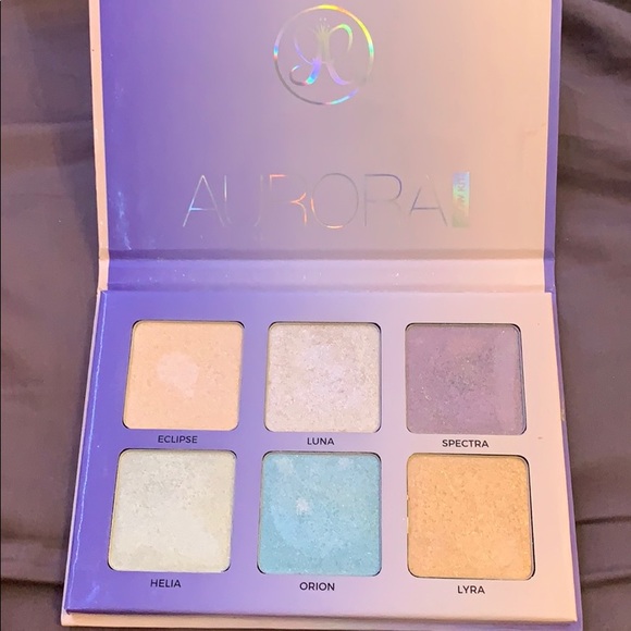 Aurora highlighter palette - Picture 2 of 2